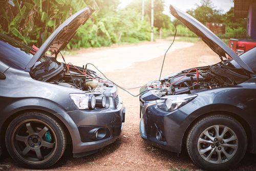 車のバッテリー上がりは自然回復しない！？簡単にエンジンをかける復活方法